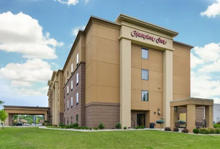 Hampton Inn Iowa City/University Area Отели в г. Запад Лукас