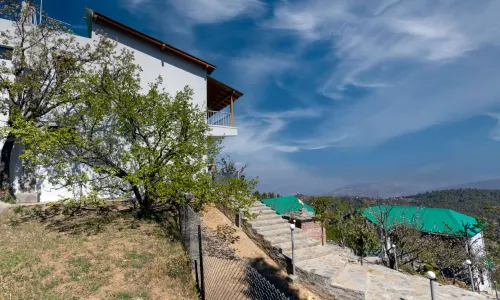 Shree Parijat Resort - Luxury Resort in Mukteshwar
