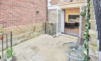 Host & Stay - Knight Retreat