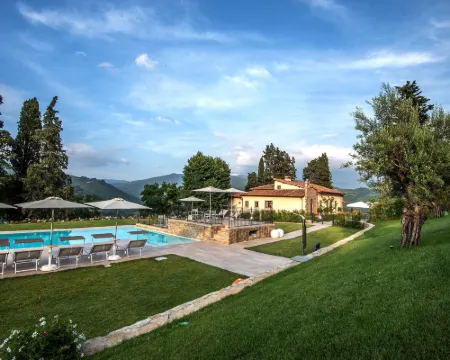 อิล บอร์โก ดิ วิลลา เชลลาเอีย โรงแรมในDicomano