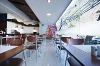 聖克魯斯中心LP飯店 - 早餐