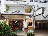 Rendezvous Oldtown Chiangmai Các khách sạn gần Cổng Ta Phae