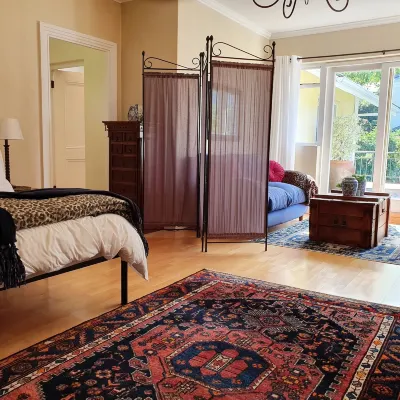 On Pinewood Guest House Hoteles cerca de Parque de Wynberg