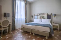 Hotel Donatello - Yolcu Alma/Bırakma Hizmetleri