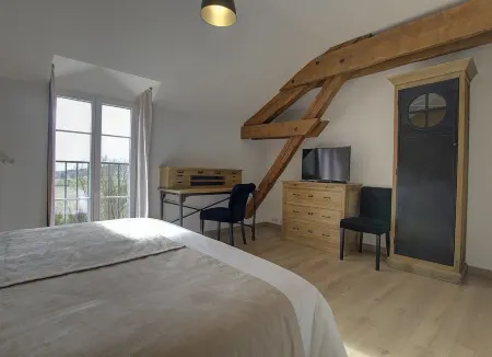 Villa la Maternite Отели в г. Жуайё