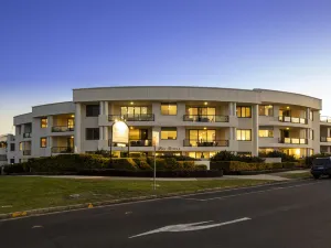 Bay Royal Apartments