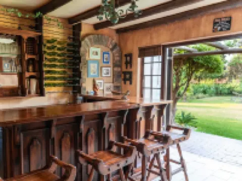 Hotel Nomad Belvedere Lodge โรงแรมในมิดแรนด์