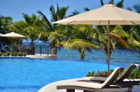 Playa Escondida Beach Club - Pools