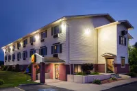 Super 8 by Wyndham Massena NY Hotel a Massena