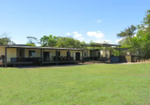 鄧迪海灘船長旅館 酒店