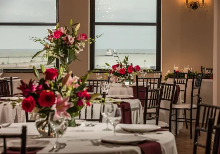 Ariel Broadway Hotel Отели рядом с достопримечательностью «Oberlin Conservatory of Music»