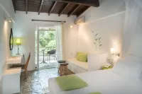 Skiathos Holidays Suites & Villas