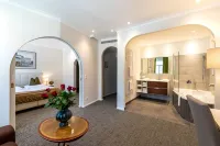Altstadthotel Wolf-Dietrich - С бассейном
