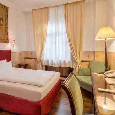 Hotel Deutscher Kaiser Rooms