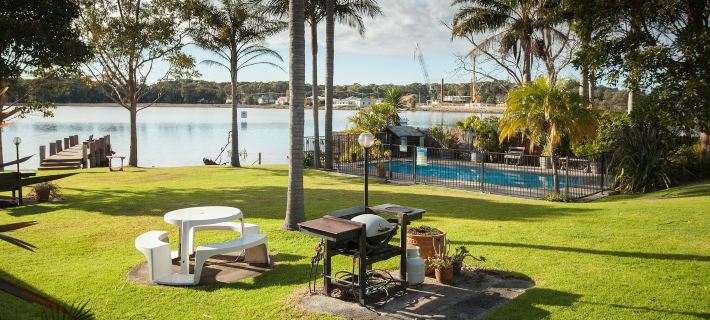 Lake Edge Holiday Units Hotels in Mollymook