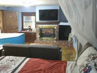 Lil Black Bear Inn Hotels in Brown County