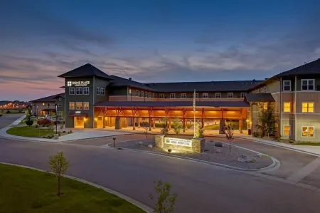 Clarion Hotel & Suites Отели в г. Уиллистон