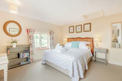 Minnie - Tiger Inn Hotels in Seaford