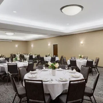 Courtyard Milwaukee Downtown Отели рядом с достопримечательностью «Железнодорожный вокзал Милуоки»