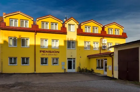 No 28 Rooms & Apartments