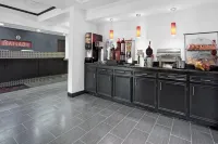 Ramada by Wyndham Pearl/Jackson Airport Hotels in Brandon