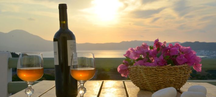 Hawk Stone Hotels in Milos
