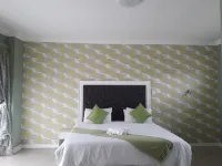 Vakhusi Bed and Breakfast - parking
