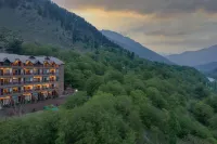 The Chinar Resort & Spa, Pahalgam - Parking