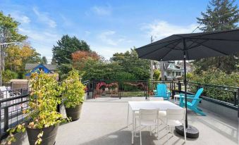 Birdhouse on GreenLake