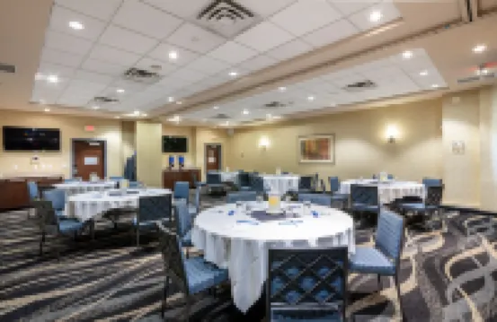Holiday Inn Express & Suites Riverport Richmond by IHG