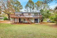 6BDR Charming Home 15 min from City 12Guests Hôtels à proximité de : Buck Godfrey Stadium