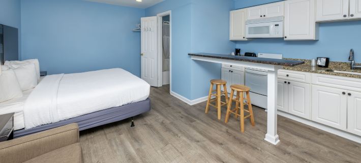 Commander Beach House Hotel Hotele w: Worcester County
