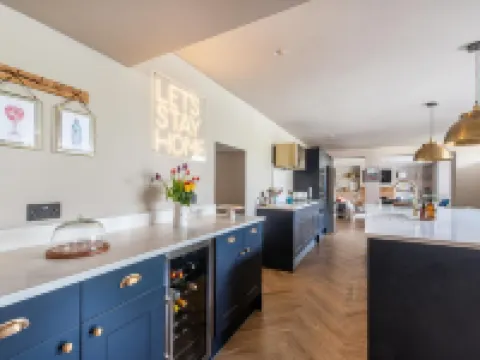 Luxury House Sleeps 14 with Secret Bar Near Bath Hotels in Warminster