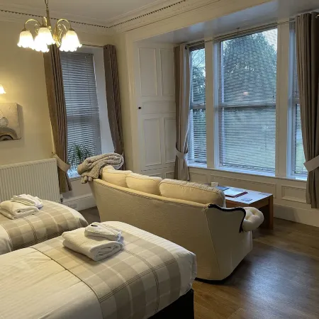 The Claymore Guest House and Apartments