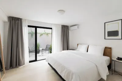 Elliot Neapoli, Athens Hotels in Exarcheia