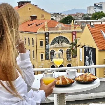 Galeria Valeria Seaside Downtown - Mag Quaint & Elegant Boutique Hotels