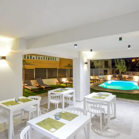 Elia Kalamaki Hotel