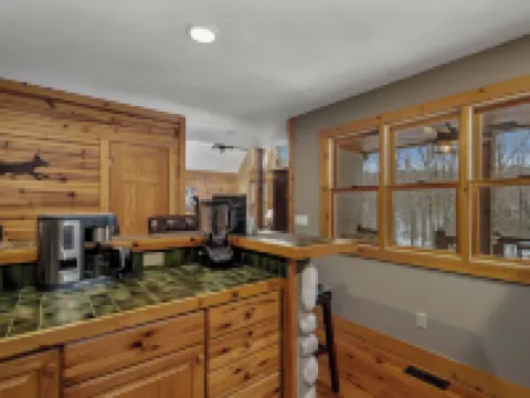 Cherry Ridge Retreat Hotels in Hocking County