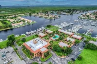 Port of the Islands Everglades Adventure Resort Hotel di Collier County