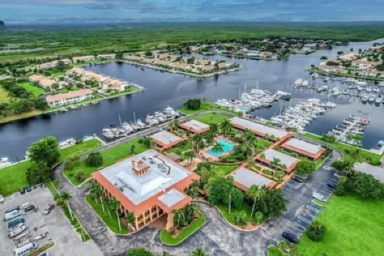 ポート オブ ジ アイランズ エバーグレイズ アドベンチャー リゾート