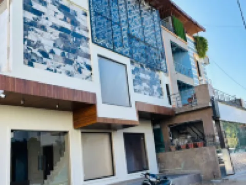 ホテル メリタス マウント アブ アビュー・ロードのホテル