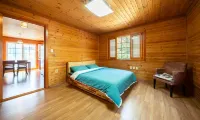 Miryang Pine Tree Pool Villa Pension