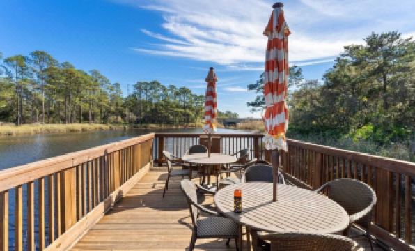 Red Fish Blue Mountain by Avantstay Private Beach + Gulf View