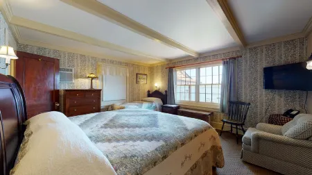 Trout House Village Resort Отели в г. Тикондерога