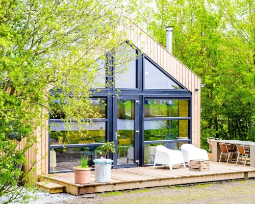 Waterlodge Tomke in Nes Hotels in Grouw