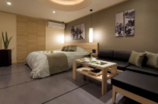 HOTELCHIC Hotel berhampiran Minume Shrine