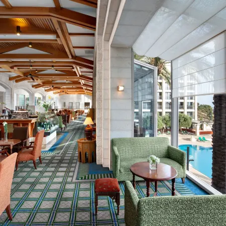 Golden Crown Hotel