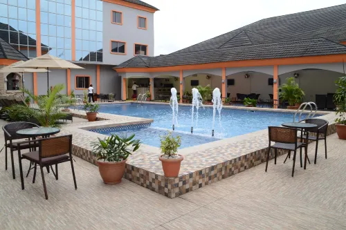 Warri Wetland Hotel - parking