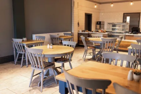 The Pavilion Bisley Отели в г. Запад Энд