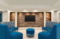 Days Inn & Suites by Wyndham Prattville-Montgomery - 2-Star